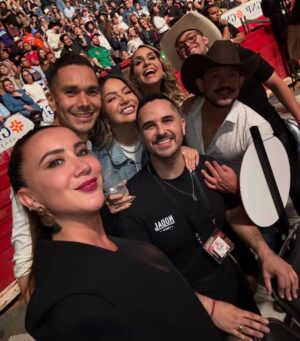 Mariazel Olle Casals Instagram - Ayer me quedó claro, porque @nodal, es uno de los máximos representantes de la música regional mexicana a nivel mundial del momento! GRAN CONCIERTO! 👏🏼👏🏼👏🏼