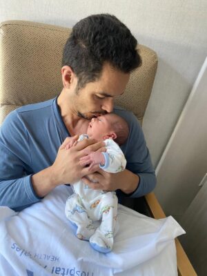 Mariazel Olle Casals Instagram - Hoy celebramos tu primer año de vida mi bebé… Verte crecer feliz es todo lo que soñamos y deseamos. 🎁🎈🎂
Gracias por enseñarnos tanto en tan poco tiempo y por recordarnos cada día lo afortunados que somos de tenerte 🩵 TE AMAMOS ANDRÉ!
#FelizCumpleaños #19DeAgosto