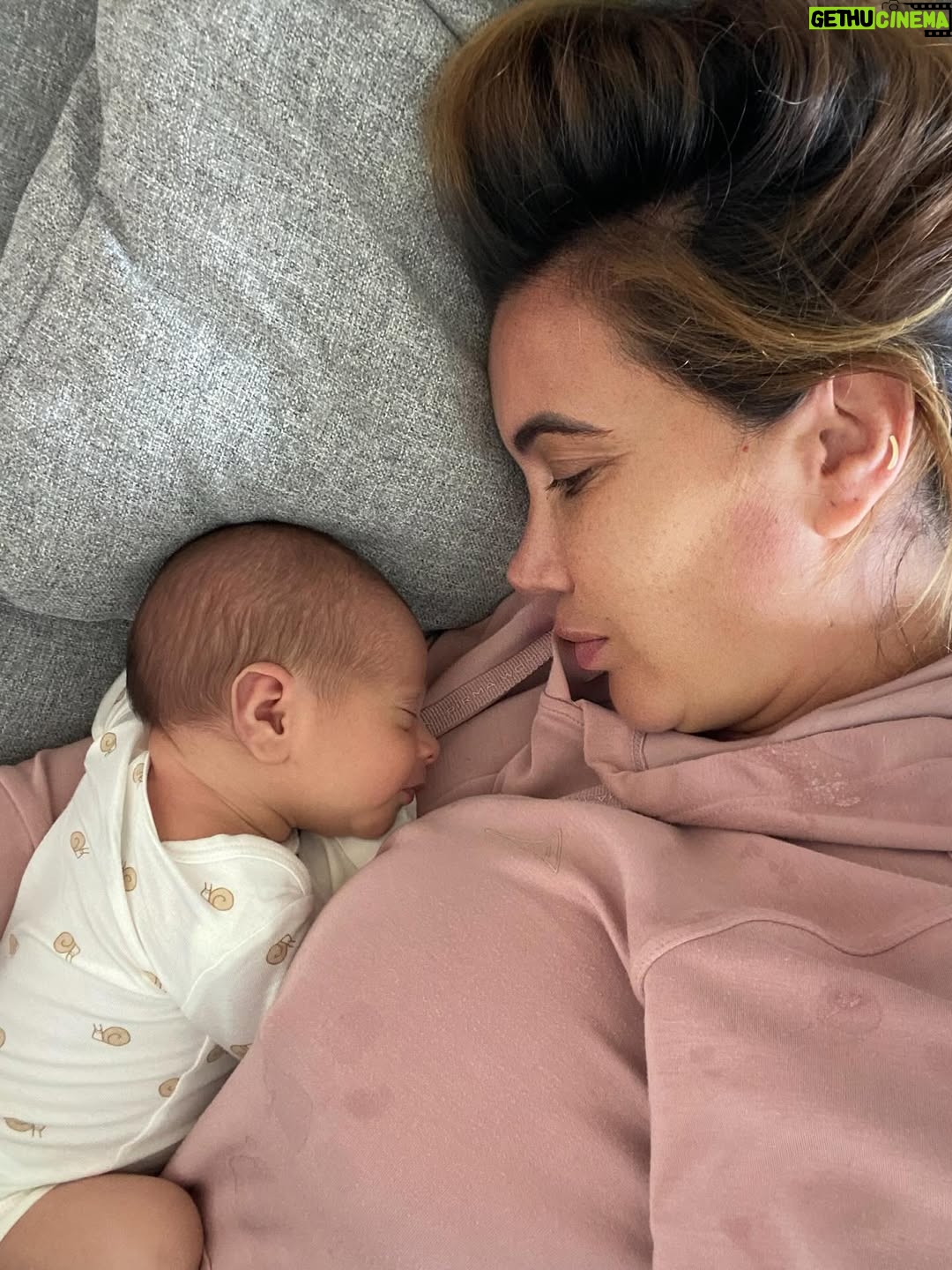 Mariazel Olle Casals - 68.8K Likes - Hoy celebramos tu primer año de vida mi bebé… Verte crecer feliz es todo lo que soñamos y deseamos. 🎁🎈🎂
Gracias por enseñarnos tanto en tan poco tiempo y por recordarnos cada día lo afortunados que somos de tenerte 🩵 TE AMAMOS ANDRÉ! 

#FelizCumpleaños #19DeAgosto