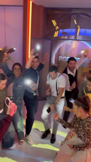 Mariela Celis Instagram - ¡Se prendió la rumba 🔥!
Nuestro día favorito de la semana es el viernes… ¿por qué será 🤣?
Y tú, ¿ya tienes planes para hoy 👏🏼?