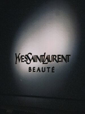 Mariem El Gendy Instagram - Celebrating LIBRE L’EAU NUE 🤍with @yslbeauty @yslpopupeg @myotelnorthcoast @maisonpyramide