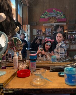 Mariem El Gendy Instagram - BTS of 80 Bako🤍
وشكراً علي حُسن الإستضافة 😄
@kawthar_younis
@eproducers_productions
@sizzle_company