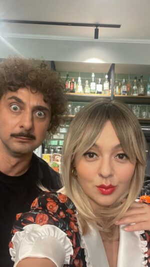 Marina Kravets Instagram - Всем добрых вечеров)
Сегодня в 2️⃣0️⃣:0️⃣0️⃣ новая порция шутковидео от нас с Демисом на #ТНТ 😎
А этот видос из вчерашнего показа.
Частенько в Москве в кафе люди приходят простА пАрАботать ✌️💋☕️
@tnt_online
@demiskaribidis
@abdullaevsasha
Сериал
#ДемисиМарина