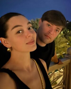 Marina Kravets Instagram - Любовь моя!😍
С Днём Рождения, лучший в мире муж и папа!🤗🎉
Любим ООООЧЕНЬ!💫
Твои девчЕнки:
Маринка, Никуся и Леруся 🩷💞
@yellohood ❤️