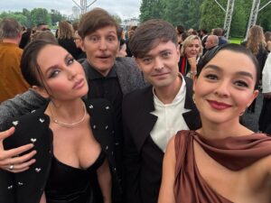 Marina Kravets Instagram - Один очень хороший вечер 🤗
@sobaka_ru
@yellohood
@tnt_online
@pavelvolyaofficial
@liasanutiasheva