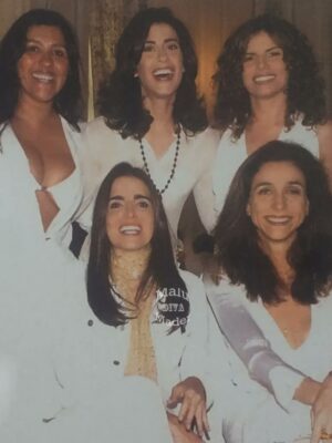 Marisa Orth Instagram - tbt zão….
Olha que tudo essa turma!
Orgulho de fazer parte dessa geração!
Admiro demais cada uma delas!!!
@malumader.oficial
@deborablochoficial
@reginacase
@oficialfernandatorres
