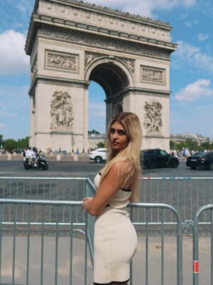 Marta Fort Instagram - un poco de parís 🇫🇷