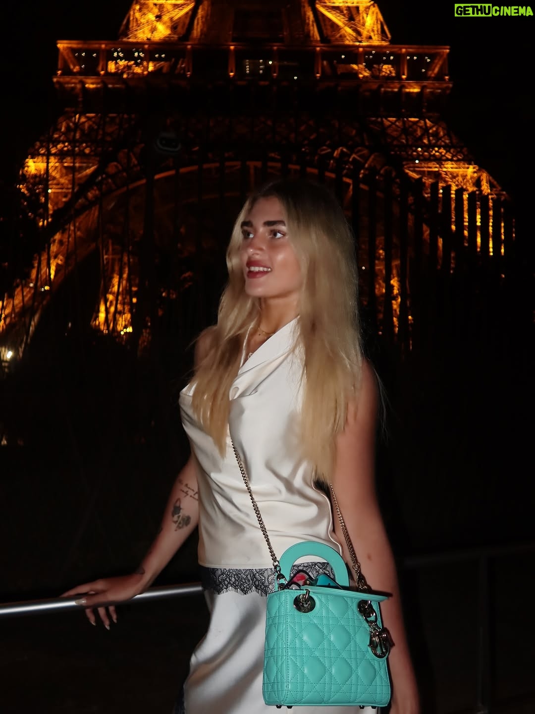 Marta Fort - 60K Likes - un poco de parís 🇫🇷