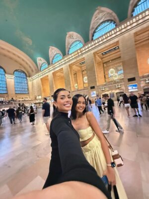 Mary Jean Lastimosa Instagram - A plan that actually made it out of the gc š¤
Finally meeting @missearth.angelia ās little cutie Astra š Oh why hello big š
#NewYorkCity