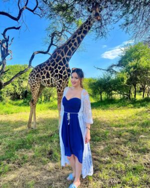Matylda B Instagram - Here is my new bodyguard 🥰🥰🥰 🦒🦒🦒🦒🇰🇪 #kenia #mombasa #giraffe