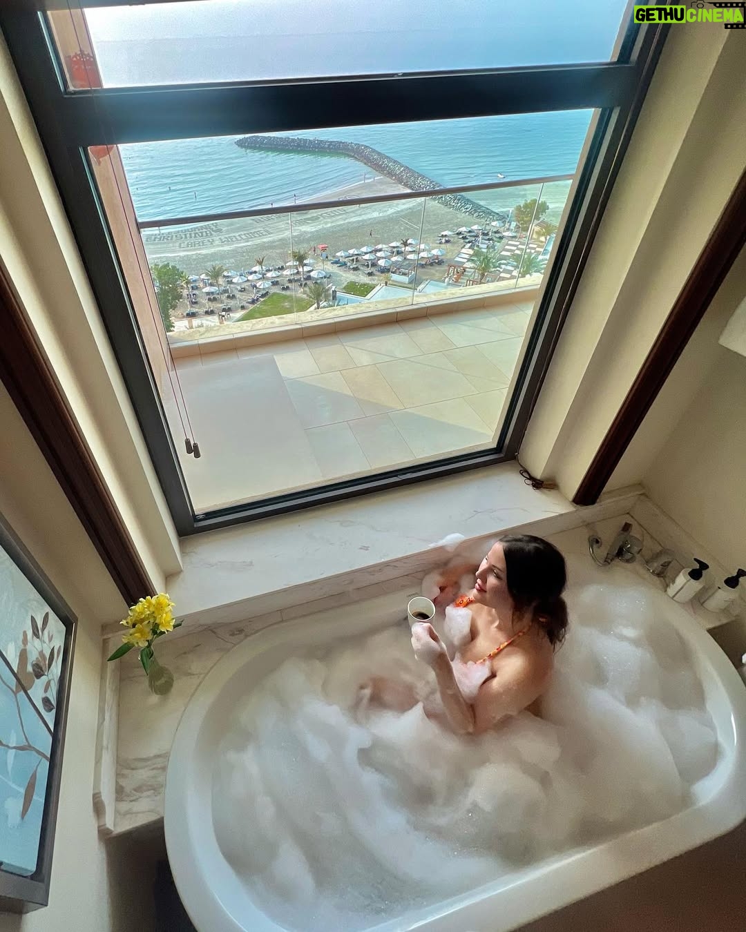 Matylda B - 5.8K Likes - My love for bathtubs & bubble baths 🥰 Stunning luxurious location @ajman_saray 💖 Come here with @rapidluxe  #ajman #luxurytravel #uaetravel #middleeasttravel #bathtubgoals #travel #hotels