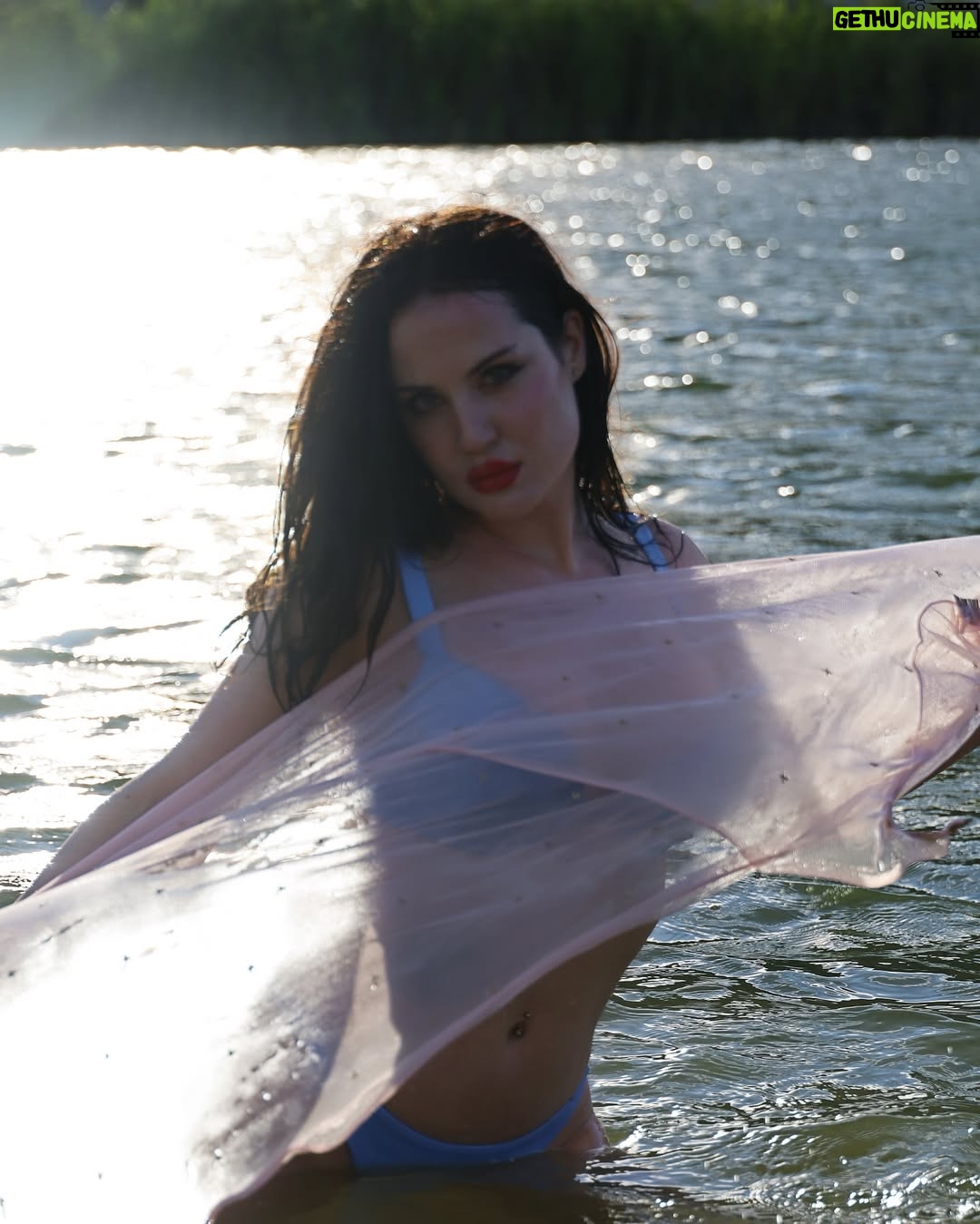 Matylda B - 2.9K Likes - 