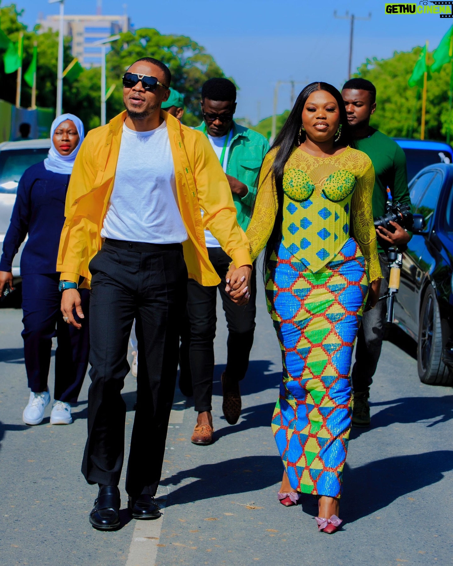 Maua Sama - 92K Likes - KAMA HUYO, NITAMPATA WAPI? 💚💛 

Mtu Ambae Comment  Yake  Haitojibiwa  Nampa Laki Moja…!! GOOD LUCK ⭐️

Ila Alikiba 😍😍. 

Designer 👗 @lucie_designtz 
MUA @tahiyasama 
Hair @theonlyamina79