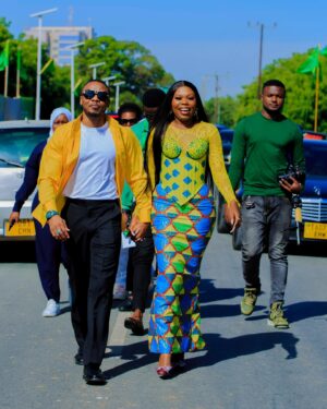 Maua Sama Instagram - KAMA HUYO, NITAMPATA WAPI? 💚💛
Mtu Ambae Comment Yake Haitojibiwa Nampa Laki Moja…!! GOOD LUCK ⭐️
Ila Alikiba 😍😍.
Designer 👗 @lucie_designtz
MUA @tahiyasama
Hair @theonlyamina79
