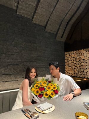 Maudy Effrosina Instagram - Blooming with you🌻