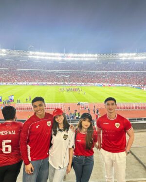 Maudy Effrosina Instagram - Ubur ubur ikan lele, timnas menuju piala dunia lee 🇮🇩🔥