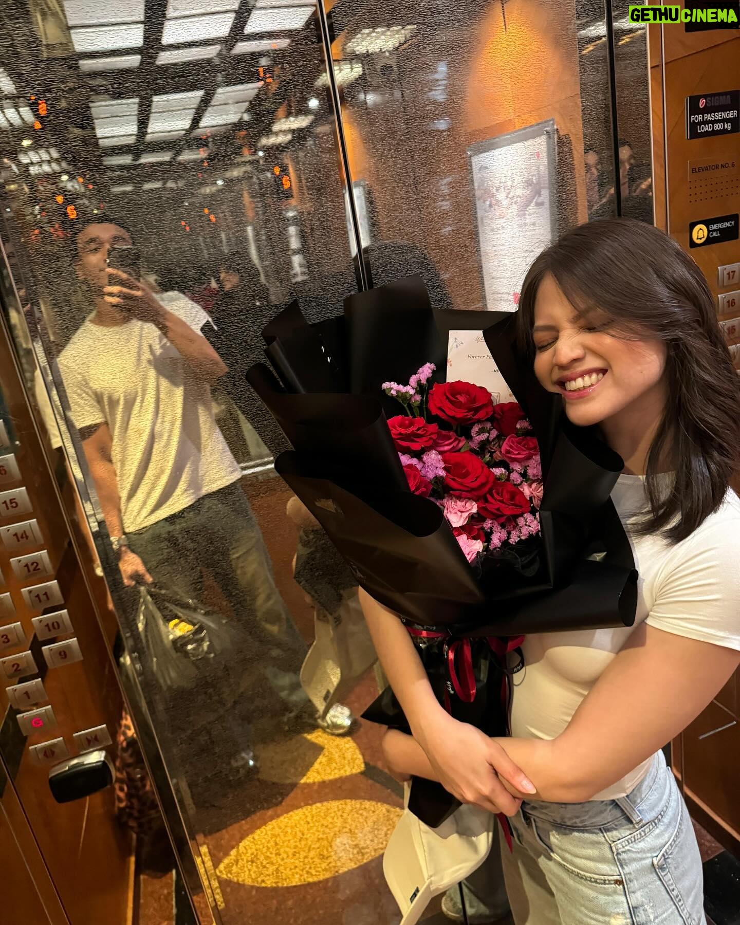 Maudy Effrosina - 389.6K Likes - Not so many moments in November—but the ones that mattered the most, those are the ones that count 🤍
