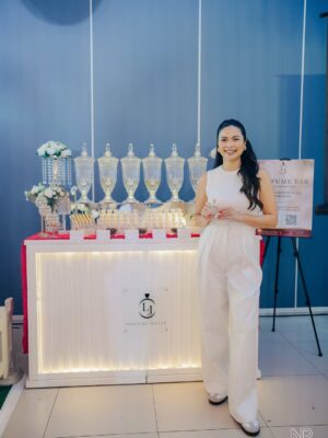 Maxine Medina Instagram - No one left Zeke’s party empty-handed 🏀🎁 I wanted everyone to bring home a piece of his special day #1Zekeday2025
From beads and lootbags, to smelling fresh with perfumes, striking a pose in the mirror booth, and even having our own magazine — ang saya ng souvenirs! Plus, our guests got really excited with @skinstationph and @johnsonsbabyph prizes and giveaways!
Big thanks to these creatives who made it possible:
🎁 @kreativenook.mnl
📿 @aphzdesign
✨ @memoria.mirrorphotobooth
🎒 pagesandprintsofficial
🌸 @ljperfumehouse
📰 @baliktanawstudiosph
💆🏻♀️ @skinstationph
👶🏻 @johnsonsbabyph
So grateful you made Zeke’s first birthday extra memorable🤩