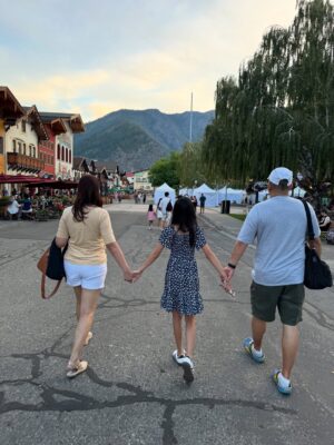 Maxine Medina Instagram - 📍Leavenworth City in Washington state