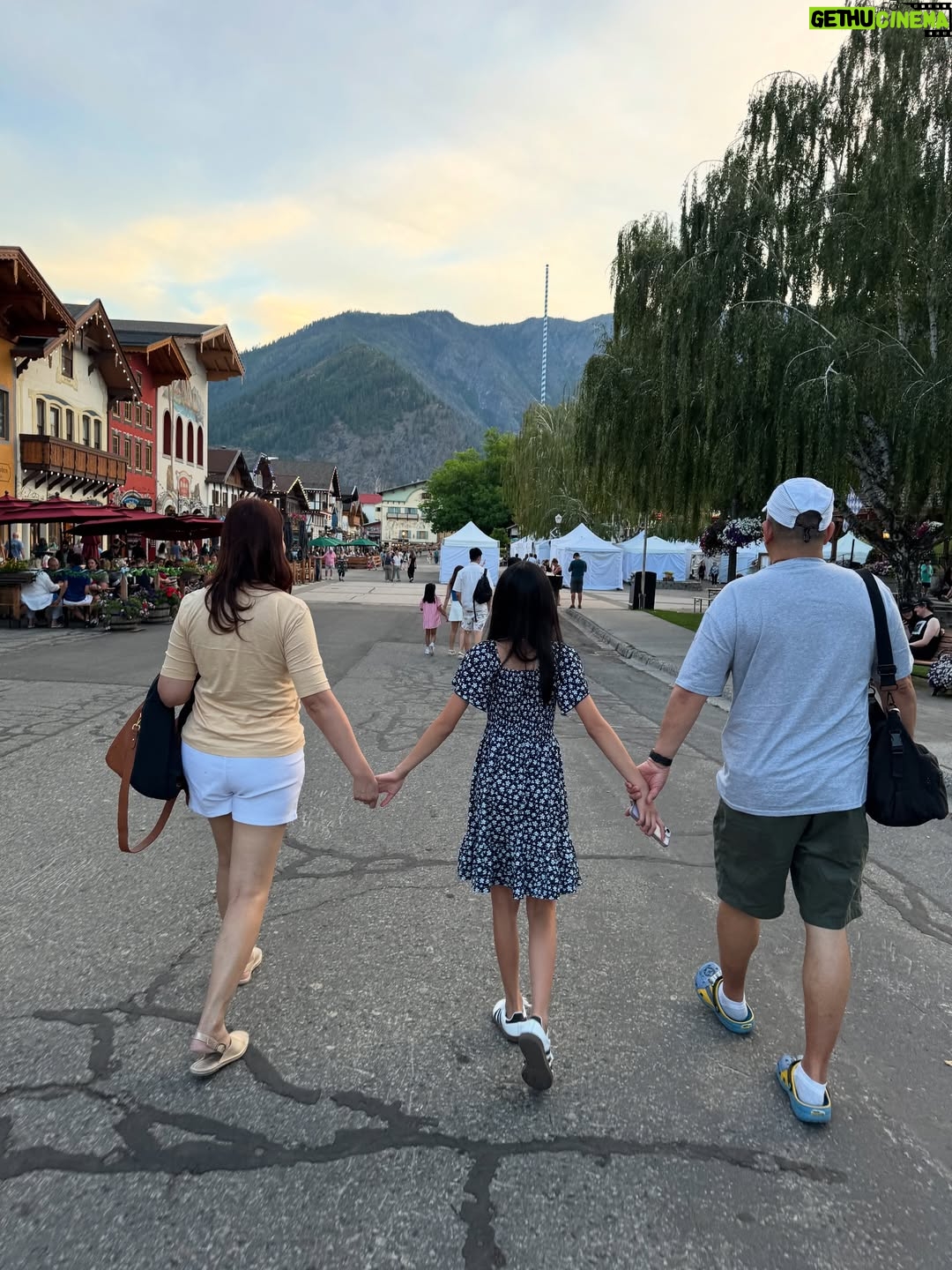 Maxine Medina - 427 Likes - 📍Leavenworth City in Washington state