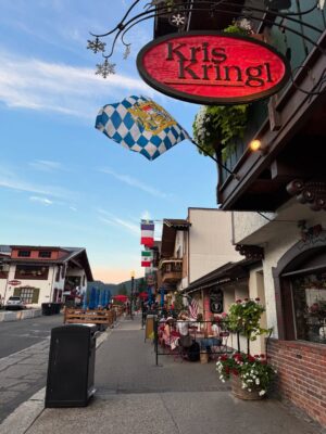 Maxine Medina Instagram - 📍Leavenworth City in Washington state