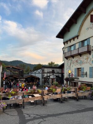 Maxine Medina Instagram - 📍Leavenworth City in Washington state