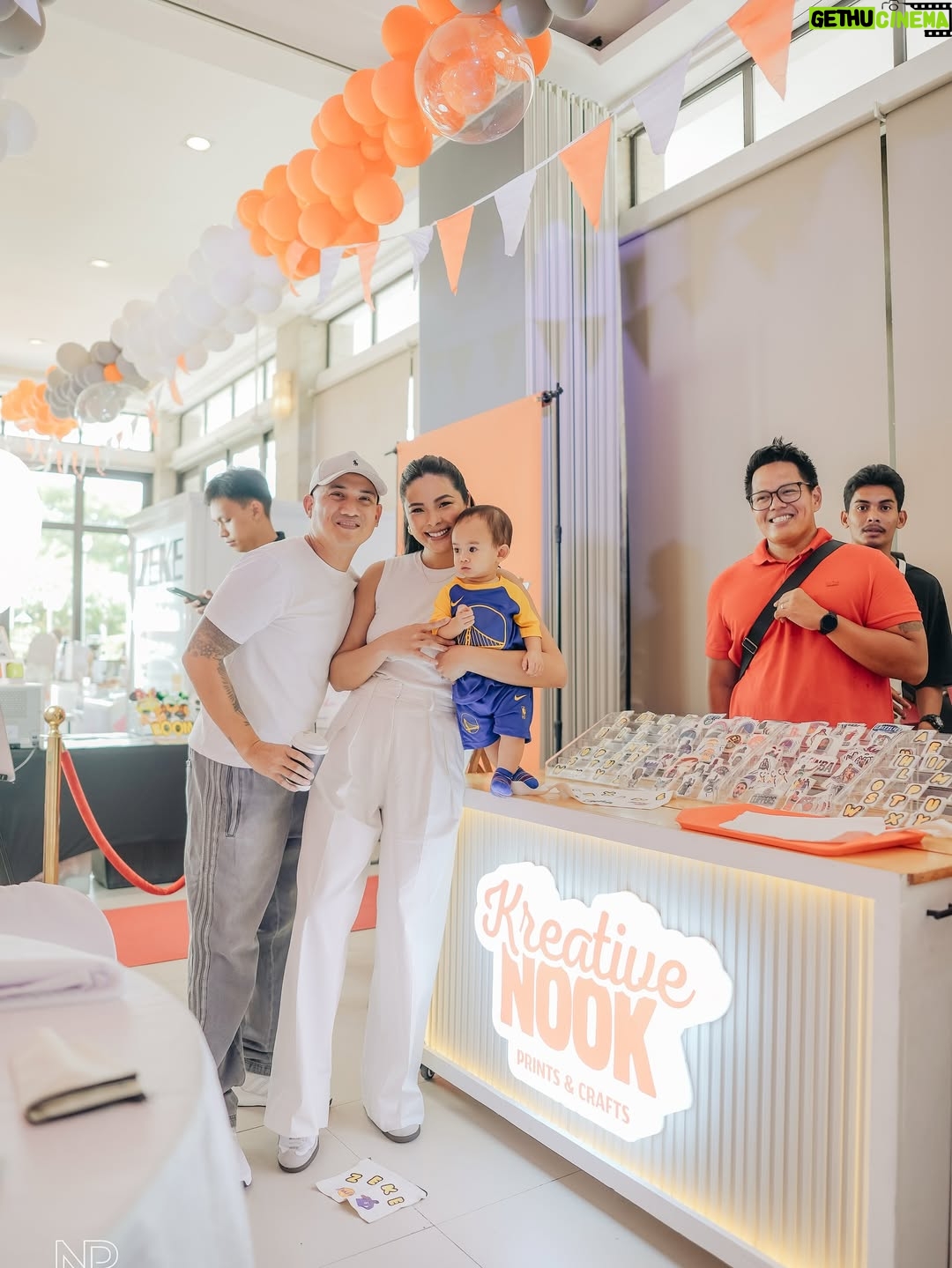 Maxine Medina - 416 Likes - No one left Zeke’s party empty-handed 🏀🎁 I wanted everyone to bring home a piece of his special day #1Zekeday2025

From beads and lootbags, to smelling fresh with perfumes, striking a pose in the mirror booth, and even having our own magazine — ang saya ng souvenirs! Plus, our guests got really excited with @skinstationph and @johnsonsbabyph prizes and giveaways! 

Big thanks to these creatives who made it possible:
🎁 @kreativenook.mnl 
📿 @aphzdesign 
✨ @memoria.mirrorphotobooth 
🎒 pagesandprintsofficial
🌸 @ljperfumehouse 
📰 @baliktanawstudiosph 
💆🏻‍♀️ @skinstationph 
👶🏻 @johnsonsbabyph 

So grateful you made Zeke’s first birthday extra memorable🤩