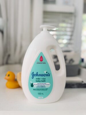 Maxine Medina Instagram - Alam mo bang mas manipis at mas delicate ang baby’s skin kaysa sa atin? 🤔💙 Mas sensitive sila, kaya hindi basta-basta pwedeng gamitin ang regular soap!
That’s why I choose Johnson’s Baby Milk Rice Bath—2X more moisturizing than bar soap, triple-tested by doctors, at trusted ng No.1 Baby Brand sa Pinas! Now, bath time is not just safe—it’s a moment to cherish. 💦
Para kay baby, dapat pinakamabuti! 💙 Switch to Johnson’s Baby today!
