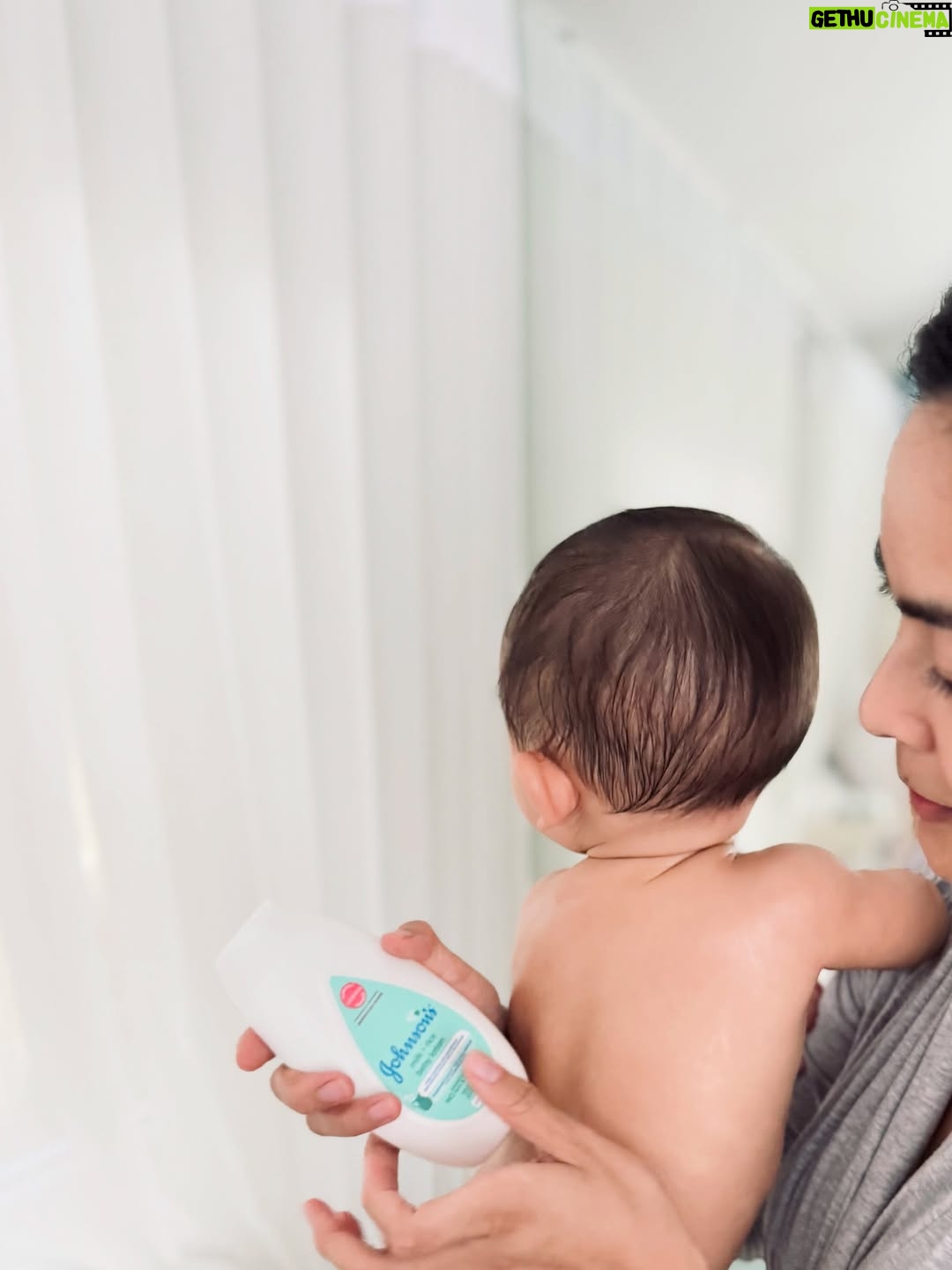Maxine Medina - 341 Likes - Alam mo bang mas manipis at mas delicate ang baby’s skin kaysa sa atin? 🤔💙 Mas sensitive sila, kaya hindi basta-basta pwedeng gamitin ang regular soap!

That’s why I choose Johnson’s Baby Milk   Rice Bath—2X more moisturizing than bar soap, triple-tested by doctors, at trusted ng No.1 Baby Brand sa Pinas! Now, bath time is not just safe—it’s a moment to cherish. 💦

Para kay baby, dapat pinakamabuti! 💙 Switch to Johnson’s Baby today!