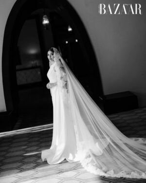 May Elghety Instagram - Some weddings are planned; others feel destined. Egyptian actress @mayelghety’s celebration at Cairo’s St. Regis was a golden-hour dream—an intimate, elegant ode to timeless love. From the vintage romance of her Vera Wang and Oscar de la Renta gowns, to all the heartfelt details, her day unfolded like poetry upon the Nile.
Read the full story at at the link in bio.
حصريًا لـ هاربرز بازار العربية: زواج الممثلة المصرية مي الغيطي من الطبيب البريطاني آندرياس براون مساء يوم الأحد في العاصمة المصرية، القاهرة بفندق سان ريجيس، وذلك في حفل زفاف اقتصر على أفراد العائلة والأصدقاء.
وتألقت العروس بإطلالتين: فستان فينتج من المصممة الشهيرة فيرا وانغ، وآخر من دار أوسكار دي لا رينتا. وتخبرنا العروس: “لطالما كانت لدي نظرة واضحة لفستان زفافي؛ تصميم خالد في أناقته، بسيط في تفاصيله، وملكي في روحه”.
كما حدثتنا عن قصة حبها الحالمة، التي تعيدنا بالزمن إلى رومانسية فاتنة تأسر القلوب بكل تفاصيلها.
تفضلوا بزيارة موقعنا لقراءة الحوار كامل.
Location: @stregiscairo
Photographer: @kerotadros_photography_
@soqrat.films
Make-up Artist: @Sandra_magdy_mua
Veil and train: @shahendahegazy
Hair stylist: @islamzakisalon
Jewellery: @Iramjewelry_
Interview: @rodaynanasser
Management & PR: @sizzle_company