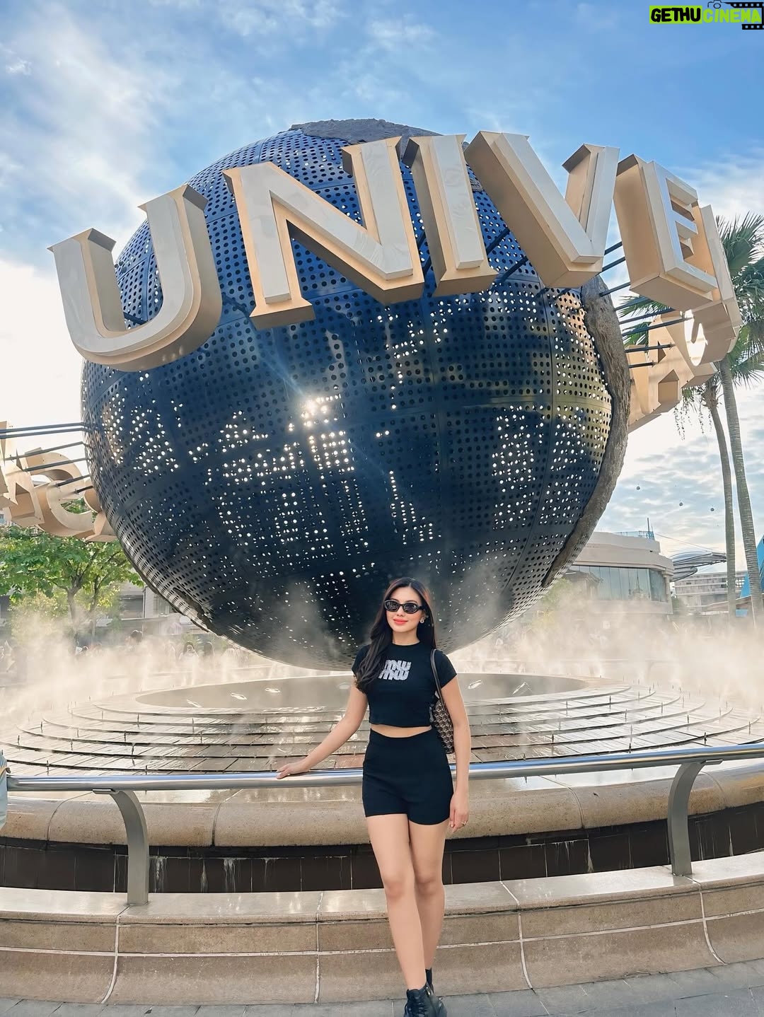 May Myint Mo - 3.3K Likes - 🎡🎢🎠🏰💃🏻