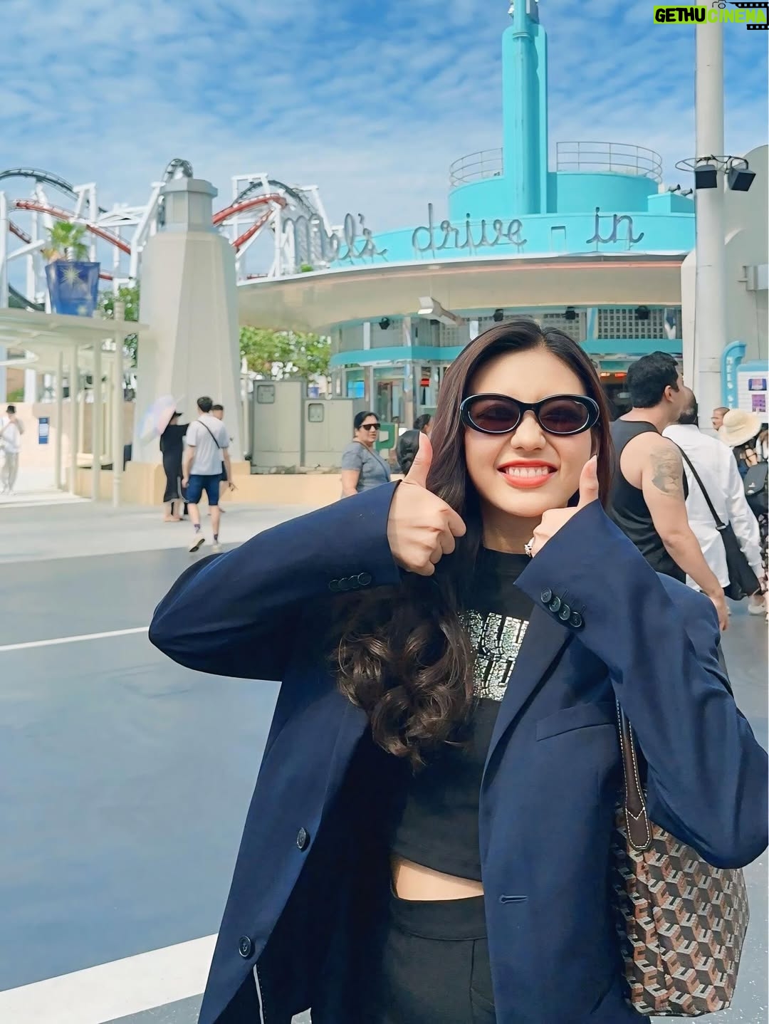 May Myint Mo - 3.3K Likes - 🎡🎢🎠🏰💃🏻
