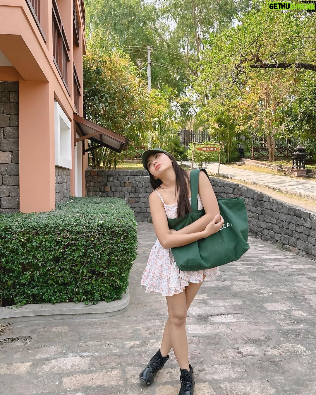 May Myint Mo - 1.9K Likes - 🍃💭