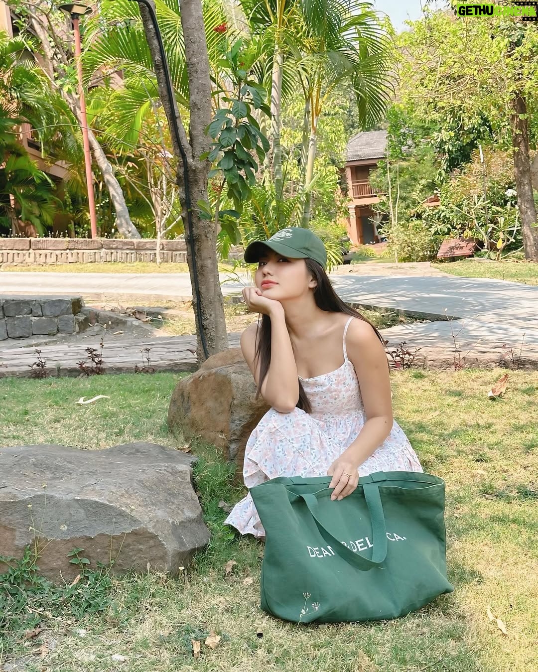 May Myint Mo - 1.9K Likes - 🍃💭