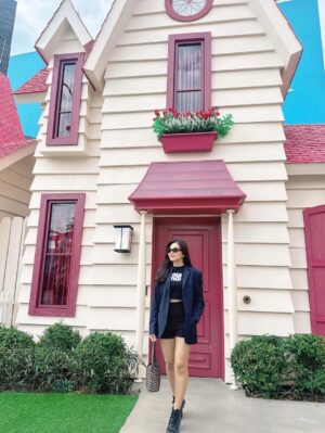 May Myint Mo Instagram - 🎡🎢🎠🏰💃🏻