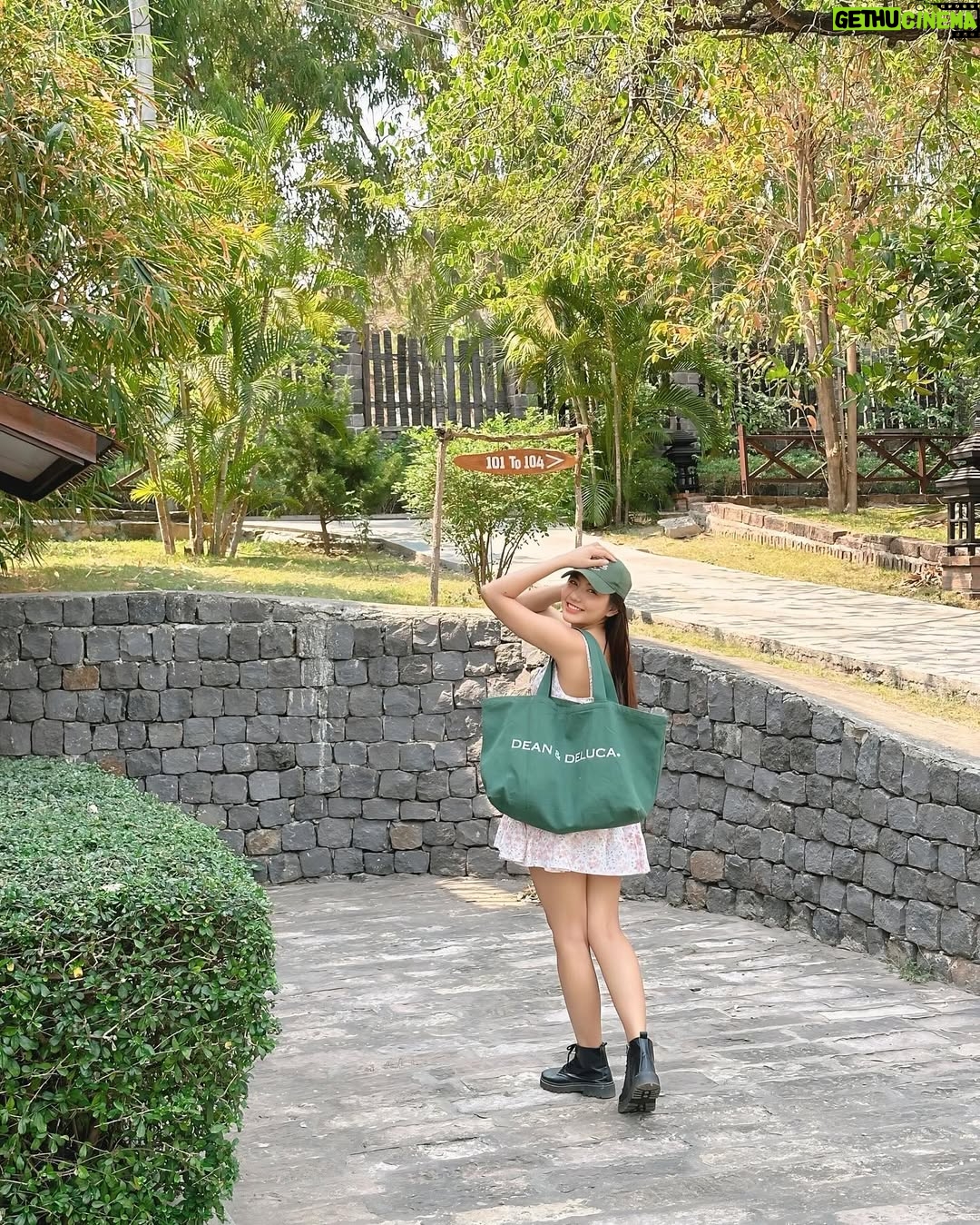 May Myint Mo - 1.9K Likes - 🍃💭