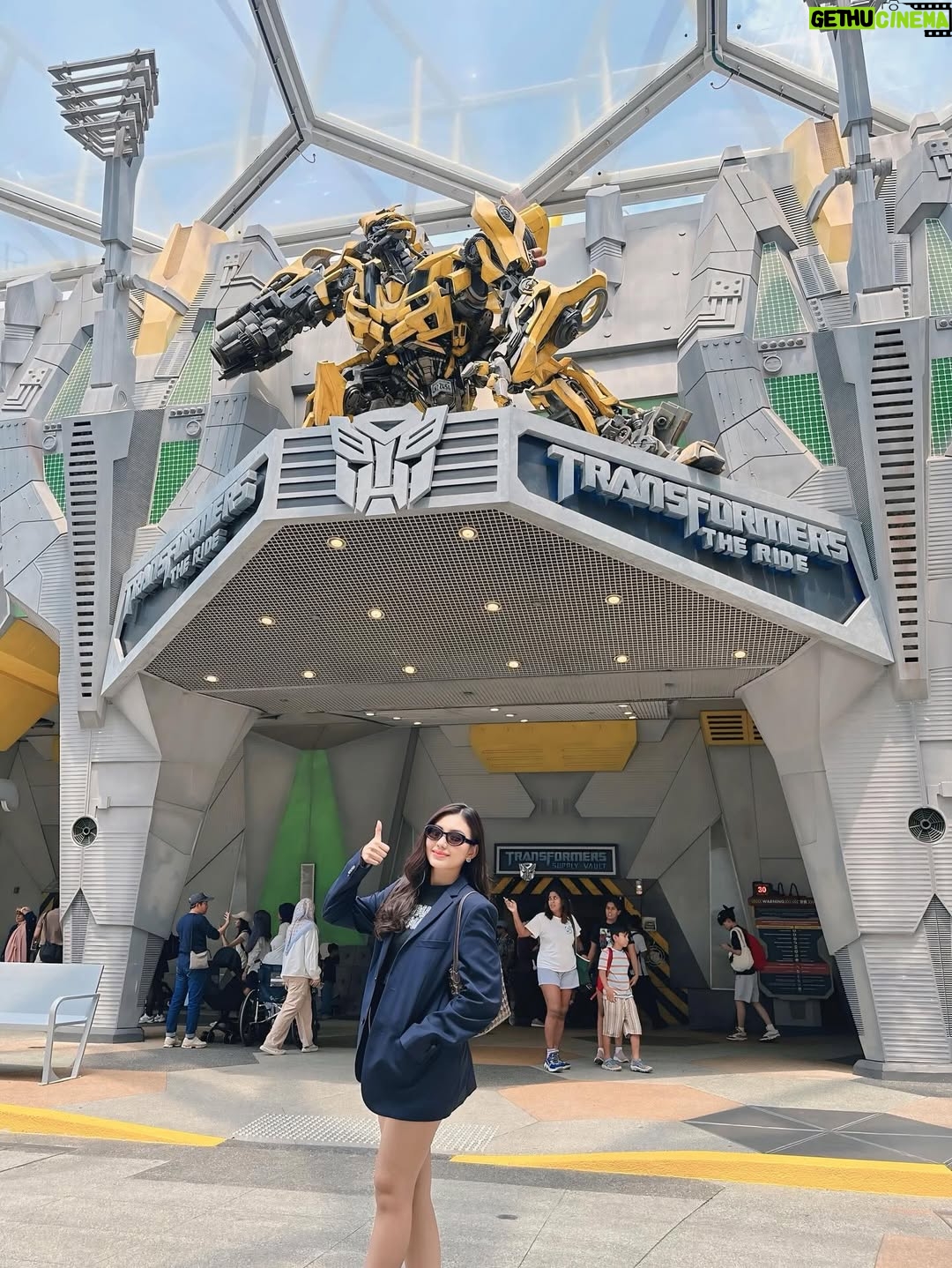 May Myint Mo - 3.3K Likes - 🎡🎢🎠🏰💃🏻