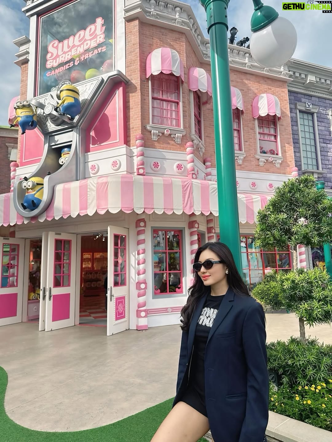 May Myint Mo - 3.3K Likes - 🎡🎢🎠🏰💃🏻