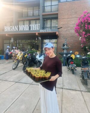 May Myint Mo Instagram - သင်္ကြန်အတက်နေ့ အလှူလေး မုန့်ကြာစိသာကူ စတုဒီတာအတွက် ပြင်ဆင် 💛✨ @bagan_myo_thu_hotel