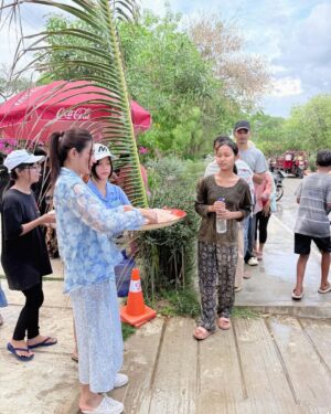 May Myint Mo Instagram - သင်္ကြန်အကြတ်နေ့ ရွှေရင်အေး စတုဒီတာအလှူပုံရိပ်များ💦 
@bagan_myo_thu_hotel