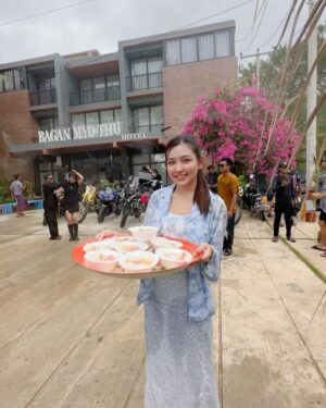 May Myint Mo Instagram - သင်္ကြန်အကြတ်နေ့ ရွှေရင်အေး စတုဒီတာအလှူပုံရိပ်များ💦
@bagan_myo_thu_hotel