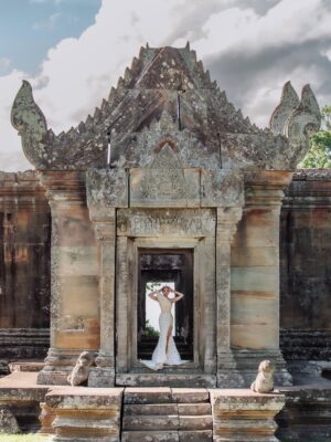 Mean Sonyta Instagram - នាងខ្ញុំពិតជារន្ធត់ចិត្ត ដែលកម្ពុជាត្រូវឆ្លងកាត់សង្គ្រាមប្រយុទ្ធជាមួុយសត្រូវចាស់សារជាថ្មី
នាងខ្ញុំមិនអាចជួយអ្វីបាន ក្រៅពីកម្លាំងចិត្ត និងលើកម្រាមដៃដប់បួងសួងដល់ទេវតា និងវត្ថុស័ក្កសិទ្ធិទាំងអស់ឲ្យជួយឃុំគ្រងការពារវីរៈជនកងទ័ពជួរមុខរបស់ខ្មែរ ឲ្យមានសុវត្ថិភាព
សូមឲ្យសមរភូមិមួយនេះឆាប់បញ្ចប់ទៅដោយជ័យជម្នះ🇰🇭
#ថៃជាអ្នកផ្តើមសង្គ្រាម
#ThailandStartedTheWar
#ThailandOpenedFire
#ThaiopendFire