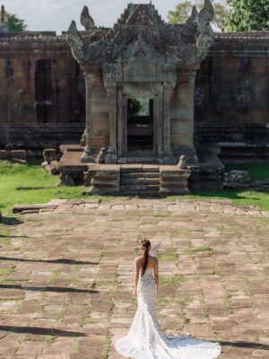 Mean Sonyta Instagram - នាងខ្ញុំពិតជារន្ធត់ចិត្ត ដែលកម្ពុជាត្រូវឆ្លងកាត់សង្គ្រាមប្រយុទ្ធជាមួុយសត្រូវចាស់សារជាថ្មី
នាងខ្ញុំមិនអាចជួយអ្វីបាន ក្រៅពីកម្លាំងចិត្ត និងលើកម្រាមដៃដប់បួងសួងដល់ទេវតា និងវត្ថុស័ក្កសិទ្ធិទាំងអស់ឲ្យជួយឃុំគ្រងការពារវីរៈជនកងទ័ពជួរមុខរបស់ខ្មែរ ឲ្យមានសុវត្ថិភាព
សូមឲ្យសមរភូមិមួយនេះឆាប់បញ្ចប់ទៅដោយជ័យជម្នះ🇰🇭
#ថៃជាអ្នកផ្តើមសង្គ្រាម
#ThailandStartedTheWar
#ThailandOpenedFire
#ThaiopendFire
