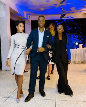 Meena Ally Instagram - Ulikua wakati poa usiku wa leo kumshuhudia @fridaamaniofficial akiweka historia kwa kuperform mbele ya Rais wa Finland Dr. @alexstubb katika sherehe ya Miaka 60 ya ushirikiano wa kidiplomasia kati ya Tanzania na Finland 🇹🇿🇫🇮
God has done it again, Very proud of you, keep making history ❤️🔥