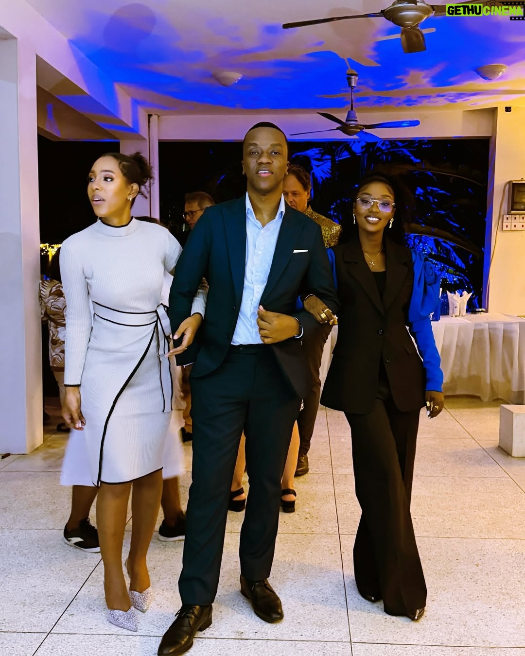 Meena Ally - 41.7K Likes - Ulikua wakati poa usiku wa leo kumshuhudia @fridaamaniofficial akiweka historia kwa kuperform mbele ya Rais wa Finland Dr. @alexstubb katika sherehe ya Miaka 60 ya ushirikiano wa kidiplomasia kati ya Tanzania na Finland 🇹🇿🇫🇮

God has done it again, Very proud of you, keep making history ❤️🔥