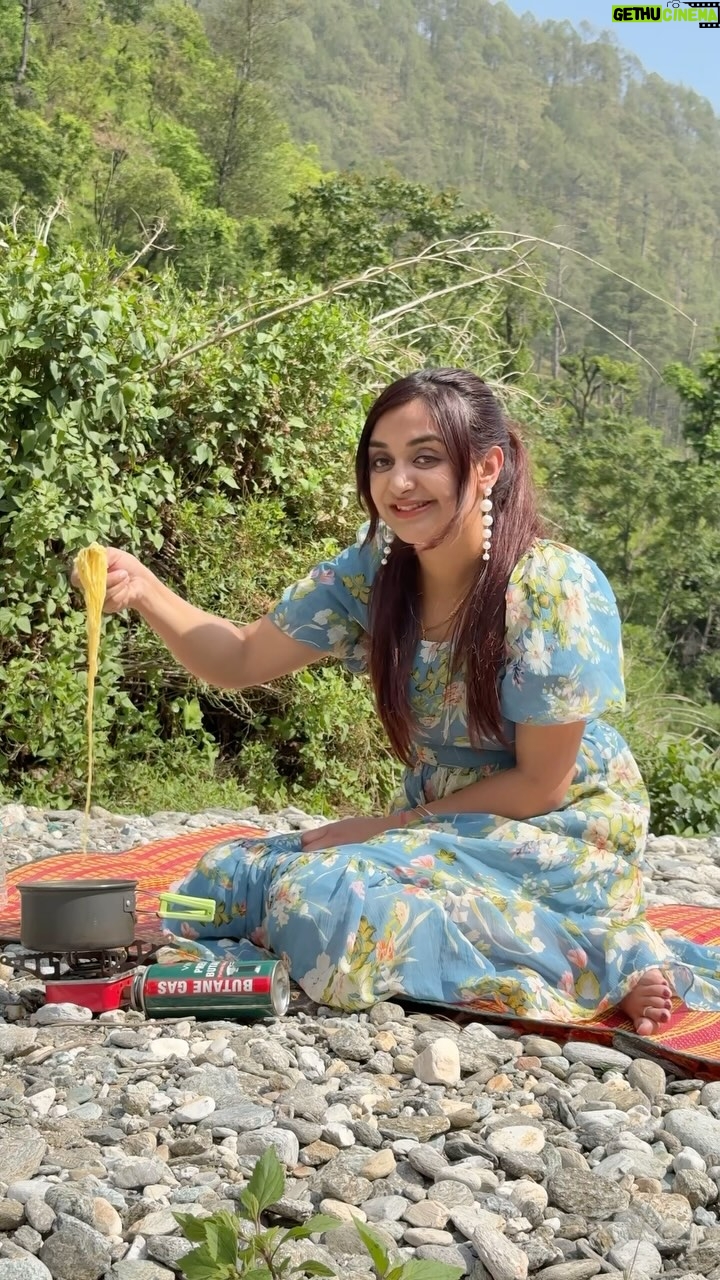 Megha Chaube - 56.5K Likes - Pahadi Jungle mai Camping 🏕️😍
.
.
 #shorts #trendingshorts #vlog #travel #solo #camping #meghachaube