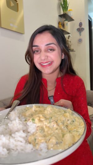 Megha Chaube Instagram - Tasty Nepali Chaukani Recipe 🤤😍 
.
.
#shorts #trending #food #comedy #viral #meghachaube