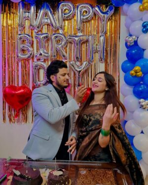 Megha Chaube Instagram - Happy Birthday to my love♥️You make every day brighter✨ and I’m so grateful to have you by my side ,  wishing you boundless happiness , Good health and Great Success Sandeep Jii☺️🧿 
.
.
#newpost #birthday #couple #cake #special #viral #meghachaube