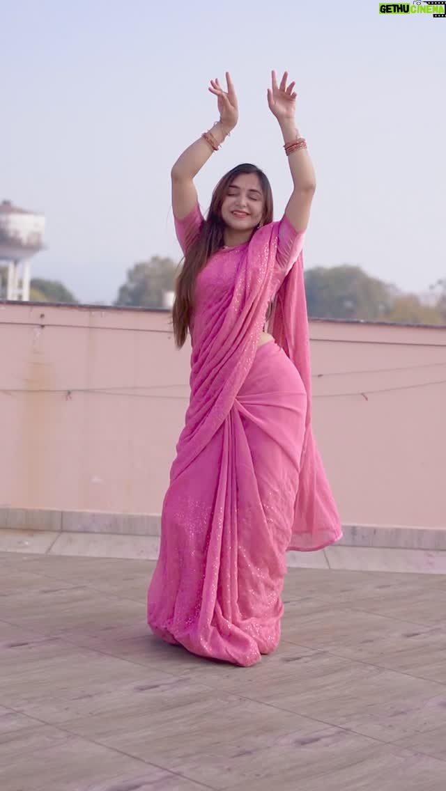 Megha Chaube - 109.7K Likes - Chuttamalle Dance💓✨ 
.
.
#reels #trending #shortvideo #dance #saree #outfit #beautiful #viral #chuttamalle #meghachaube #dancevideo