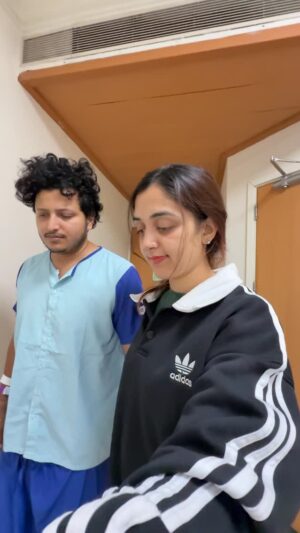 Megha Chaube Instagram - Hospital se Discharge Ho Gaye🥹 
.
.
#shorts #trendingshorts #vlog #emotional #couple #meghachaube